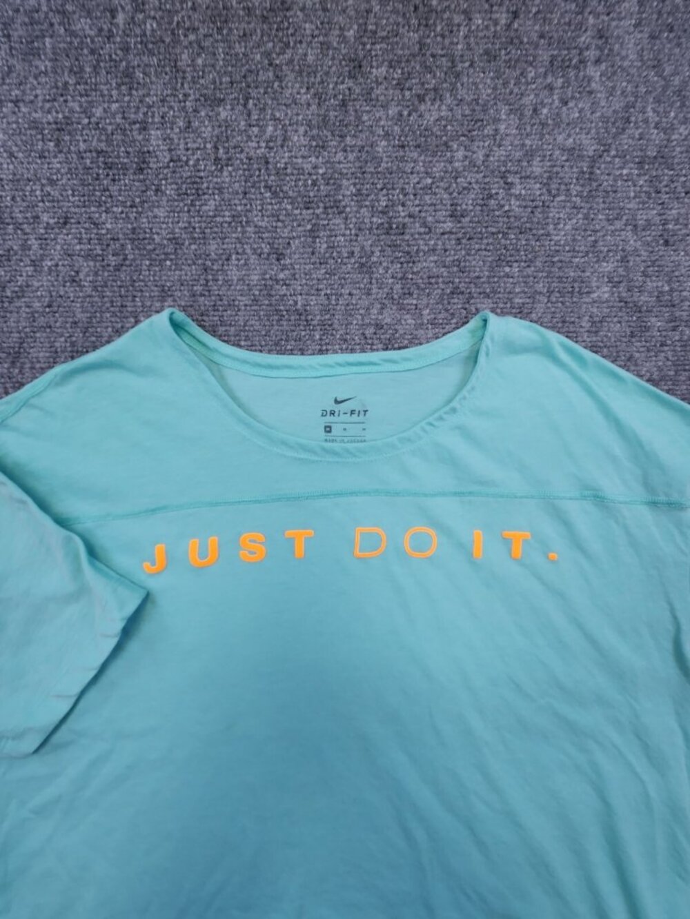 Nike Dri-Fit Just Do It Woman's Medium Light Blue Short Sleeve Crop Tshirt